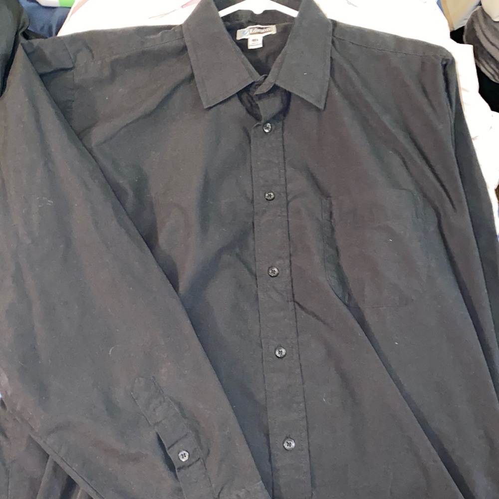 Like New Edward’s Black Button Down Shirt Size M